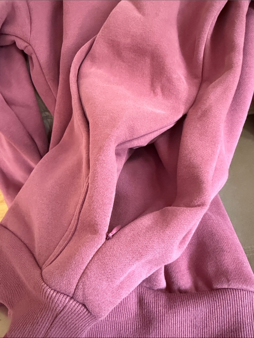 Comfrt Airplane Mode Hoodie with mask Berry color size XS Unisex - Picture 7 of 9